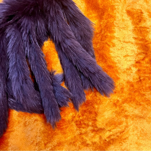 • the vtg rabbit scarf - Picture 3 of 7